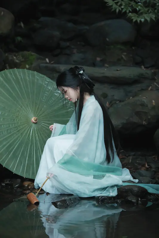 [YITUYU艺图语]2025.02.21 南风未起 nana - 艺图语